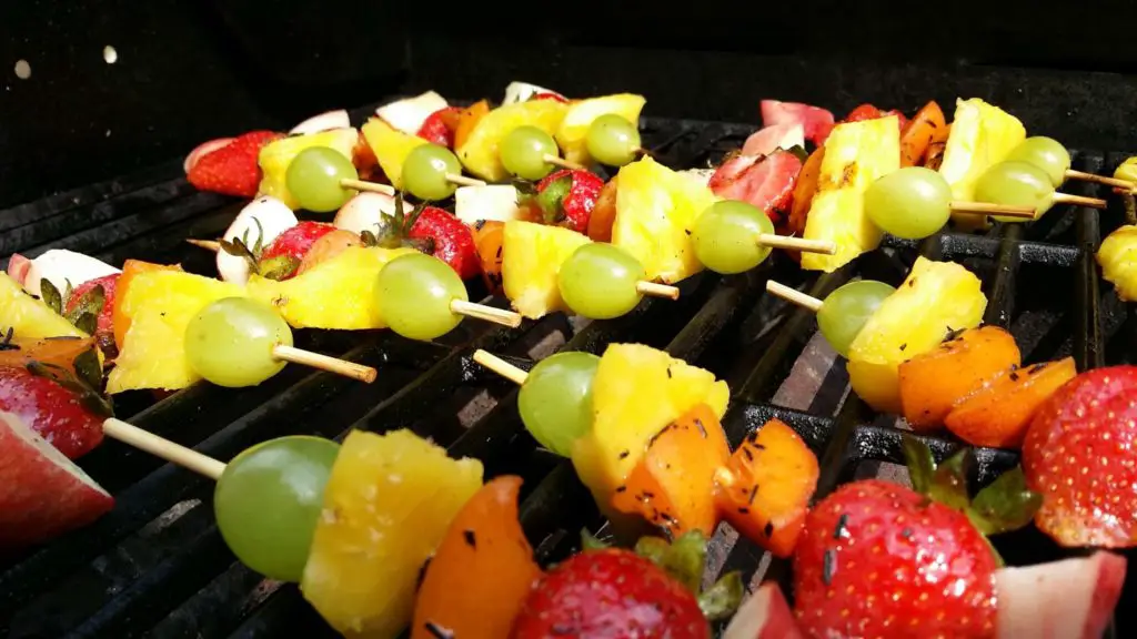 Brochette de fruits rotis au barbecue LE BARBECUE DE RAFA