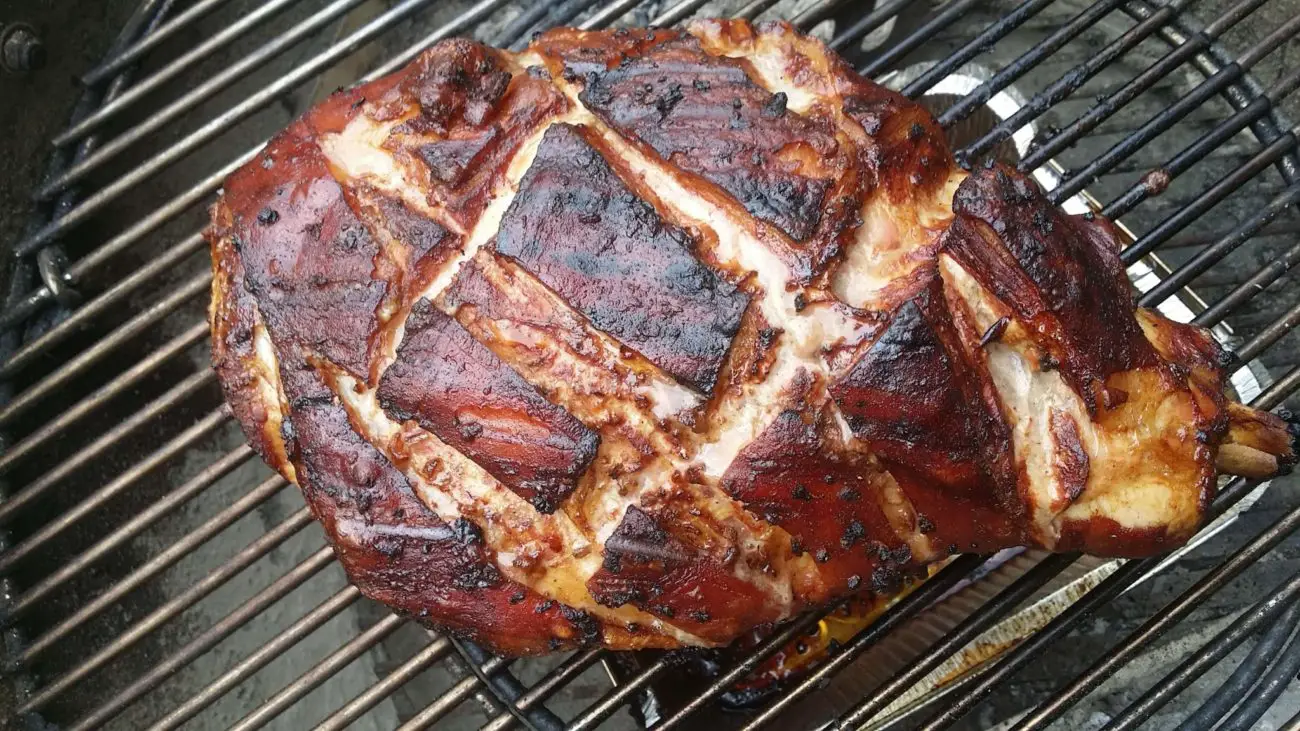 Jambonneau au barbecue LE BARBECUE DE