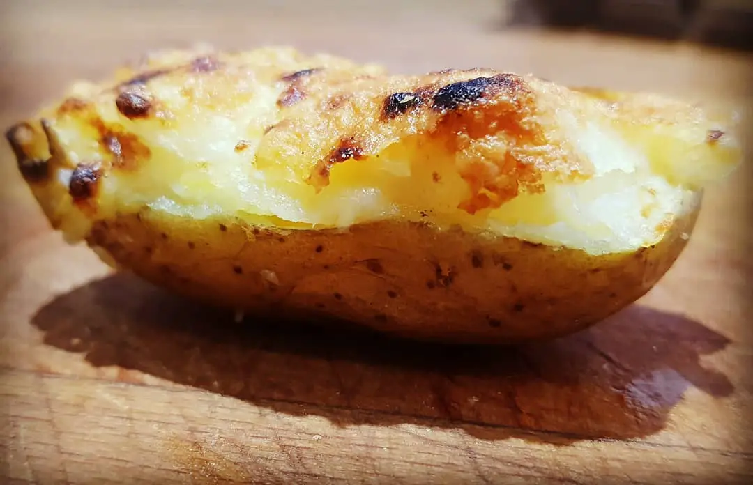 Pelures de pomme de terre gratinées au barbecue